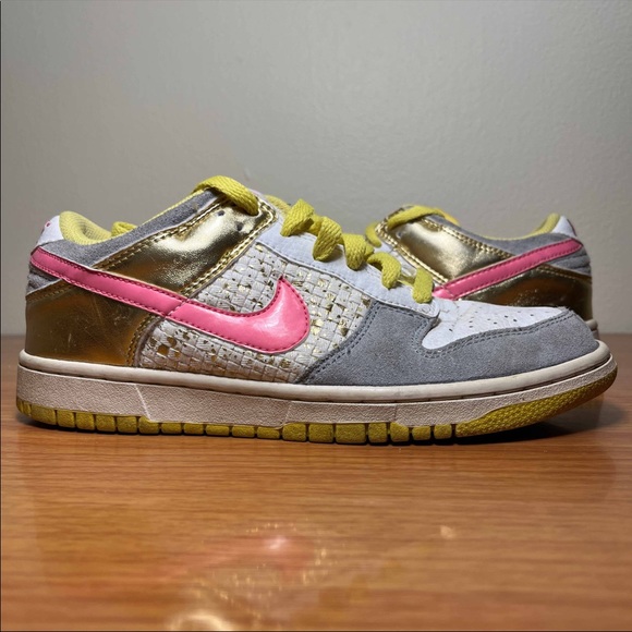 Nike Shoes - Nike Dunk Low